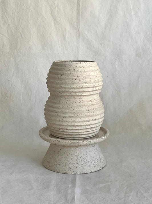 (Sale) 3-1 pedestal saucer set - Mipa's pots and plants