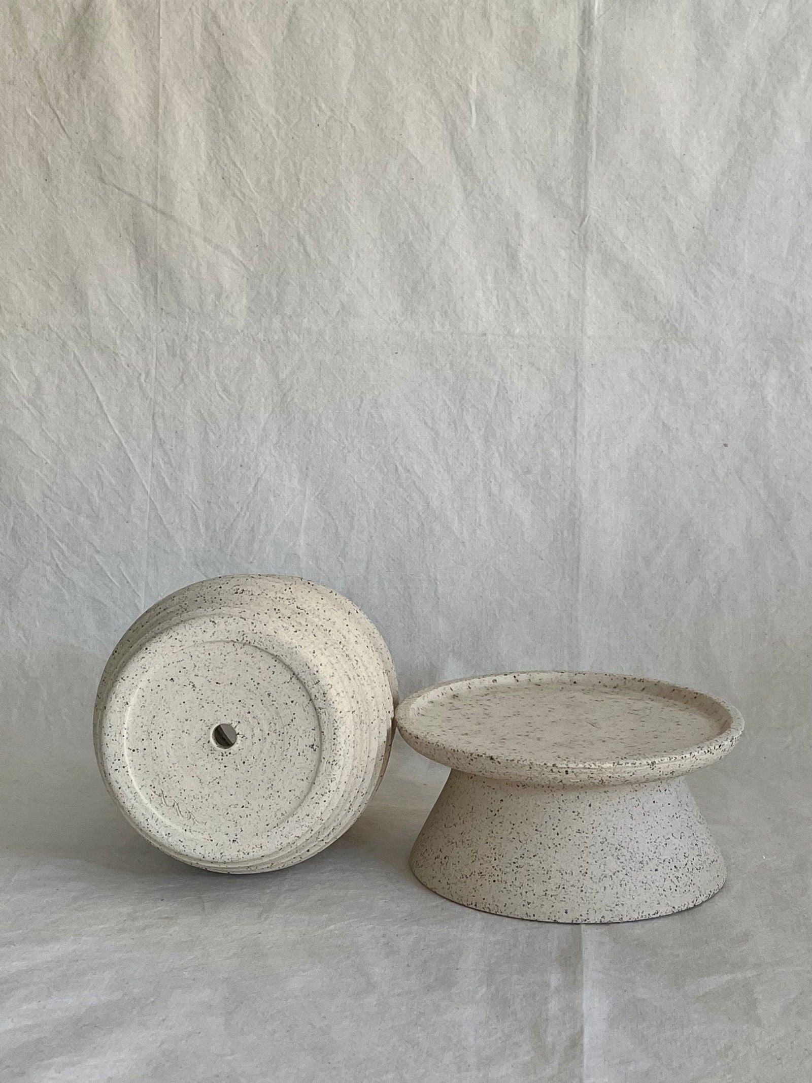 (Sale) 3-1 pedestal saucer set - Mipa's pots and plants