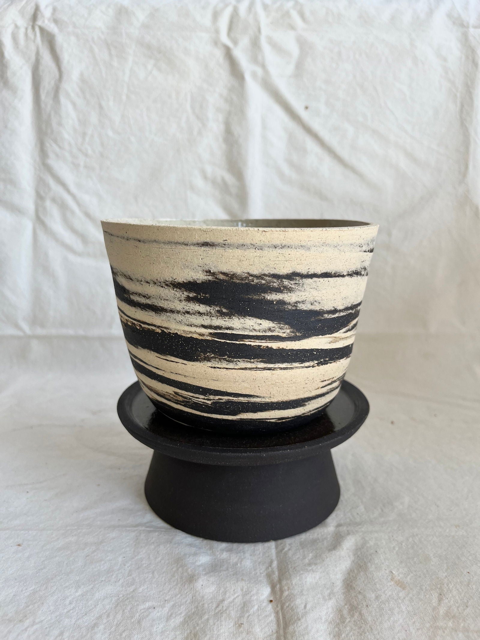 (Sale) 4 pedestal saucer set - Mipa's pots and plants