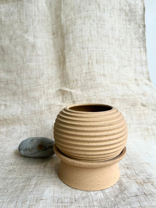 (Sale) 63 s.b. pedestal saucer set - Mipa's pots and plants