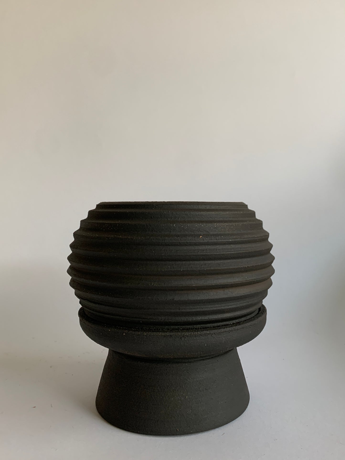 (Sale) 10-1 pedestal saucer set